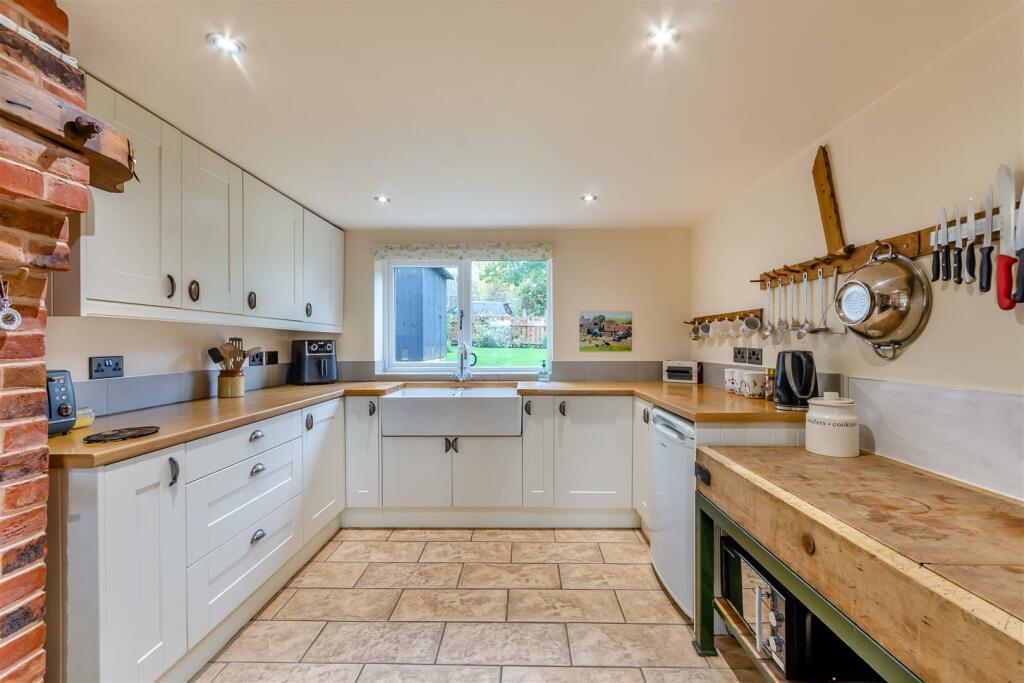 8625708-interior21.jpg