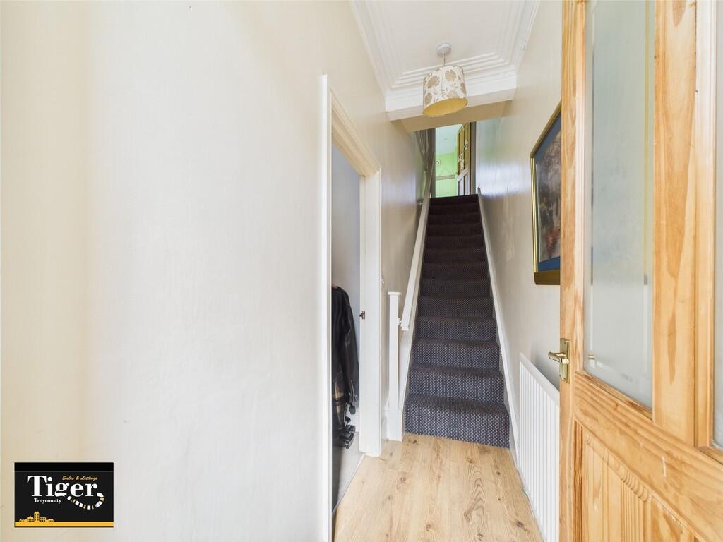 CAM02176G0-PR0570...