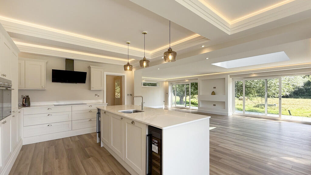 Kitchen/family ro...