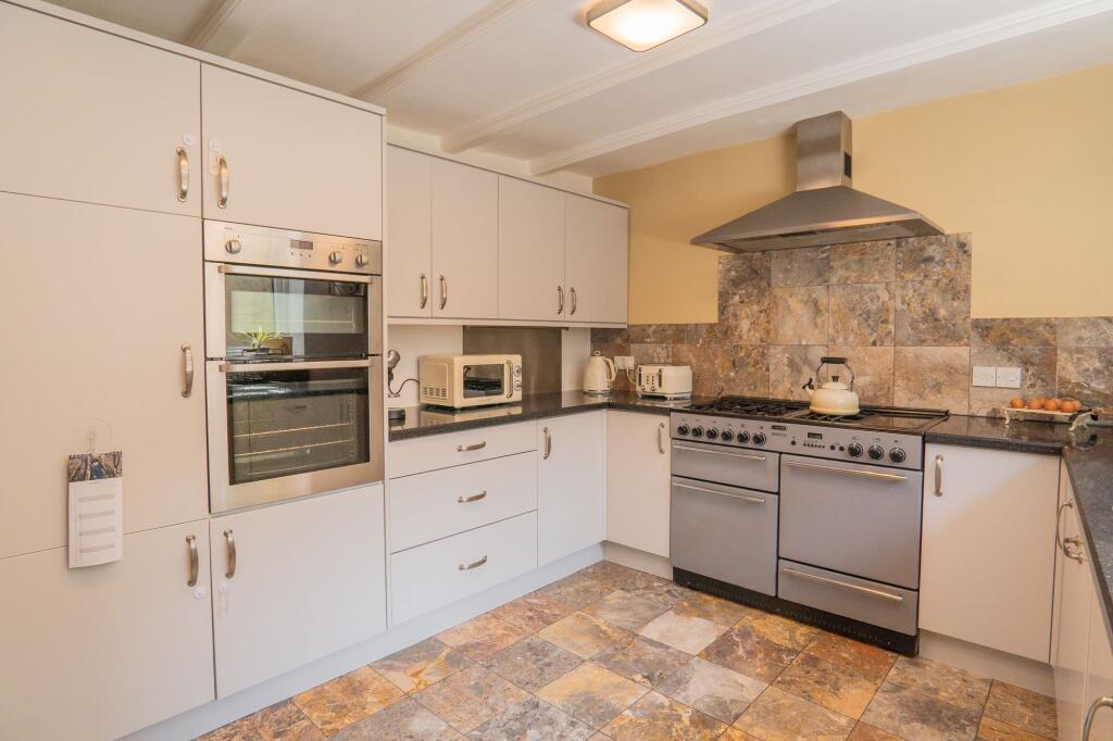 Open plan Kitchen and dining