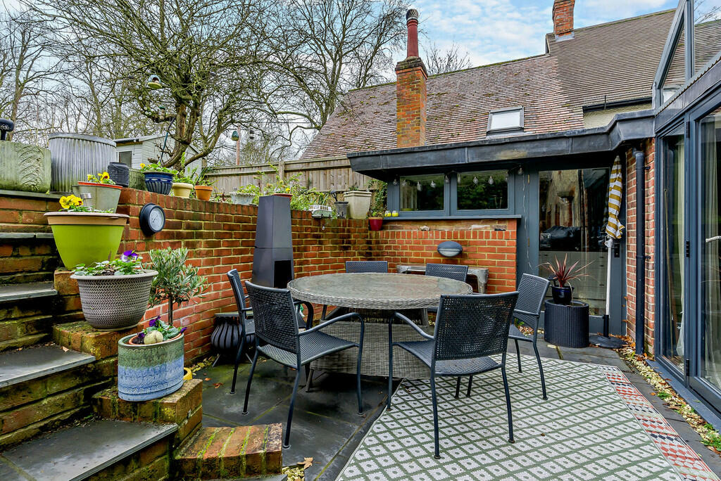 8631171-exterior0...