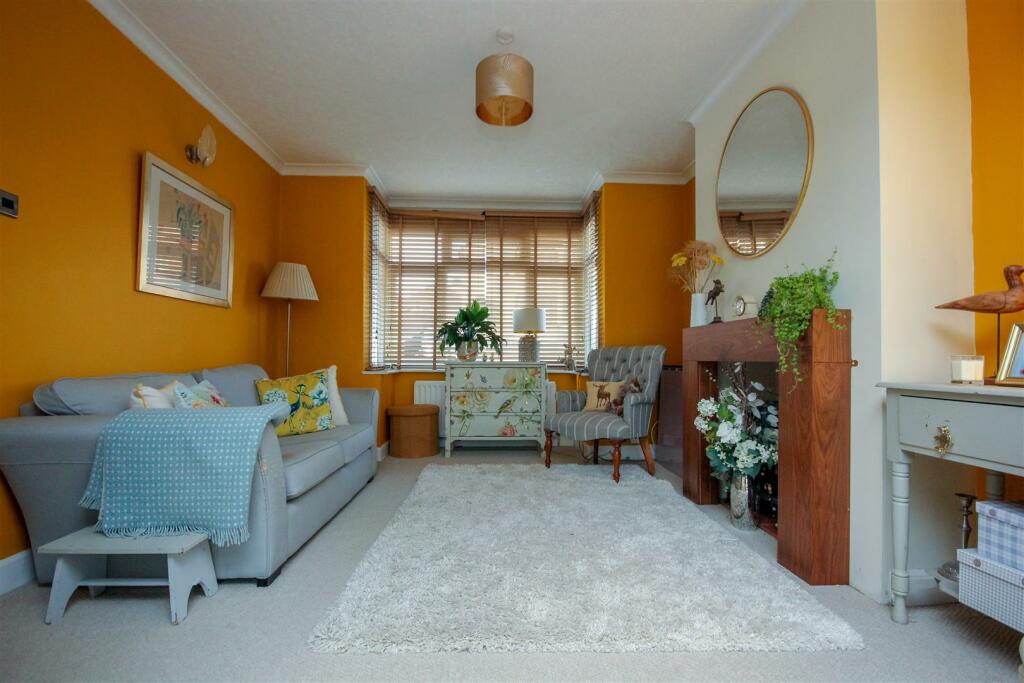Lounge..jpg