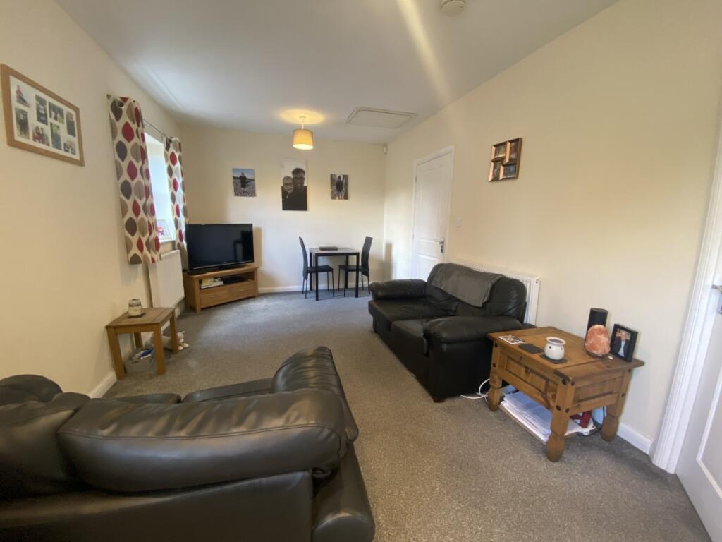 OPEN PLAN RECEPTION