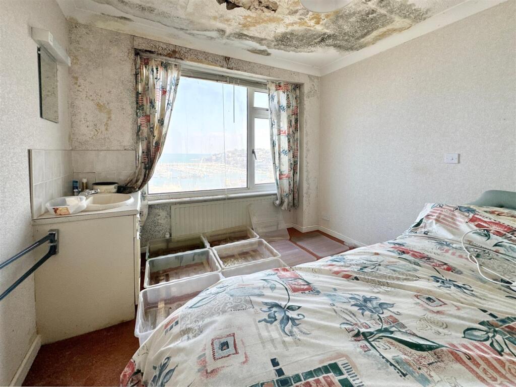 Foretops Bed 2.JPG