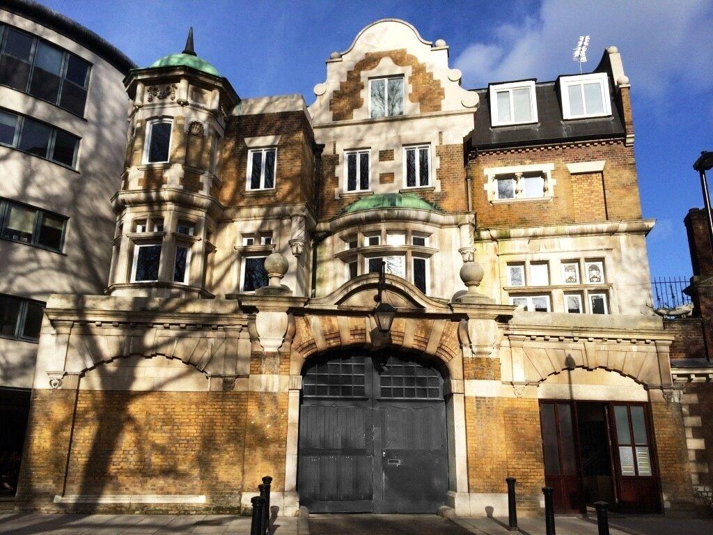 Albion Court, E1