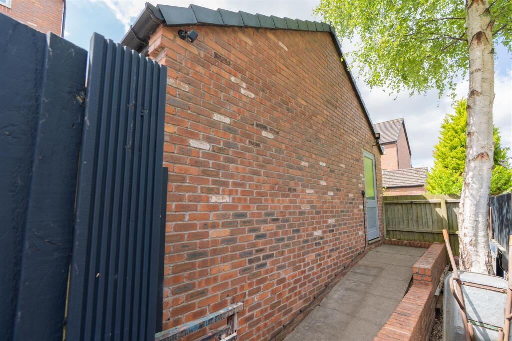 36 Regency Walk-38.jpg