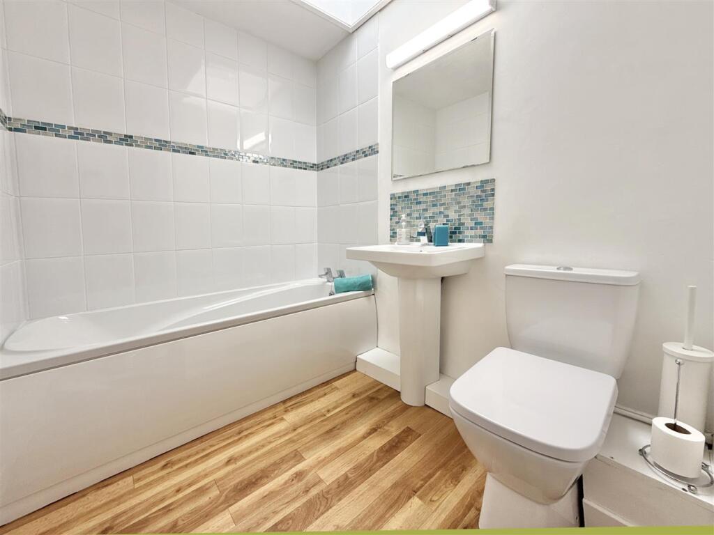 Family Bathroom.jpeg