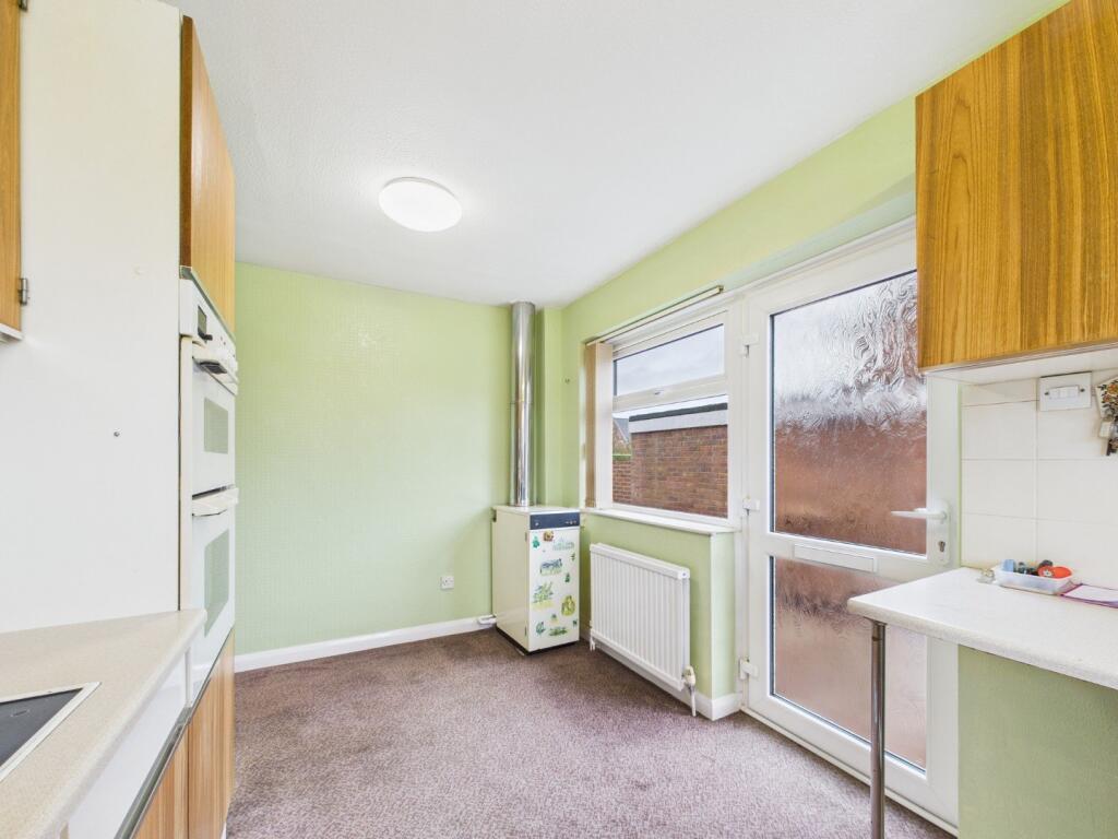 Kitchen/Breakfast Area