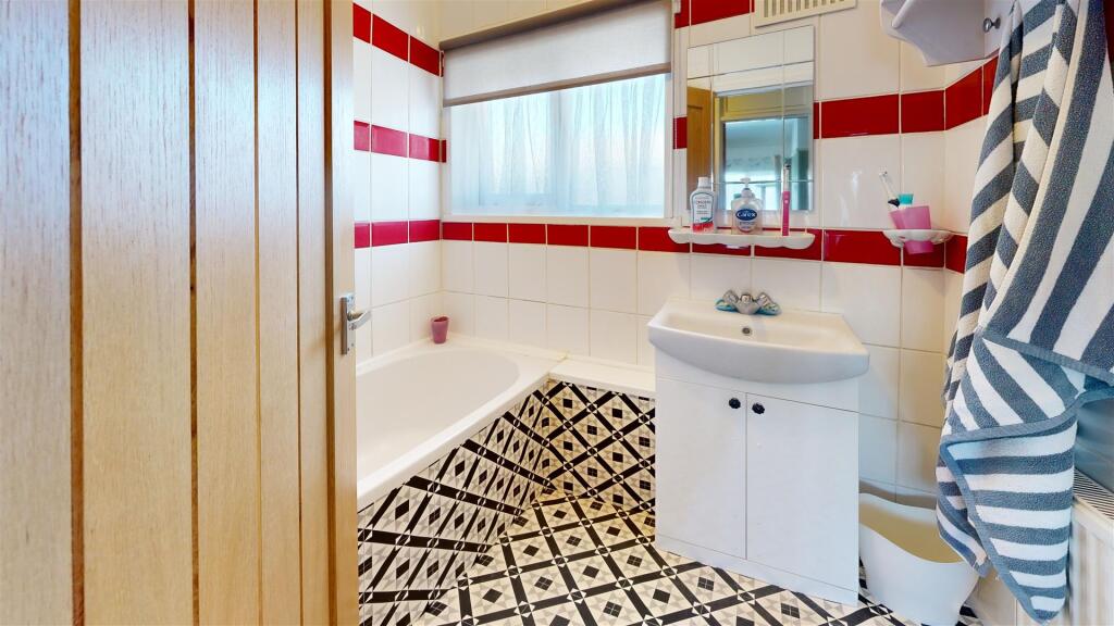 Bathroom (17).jpg