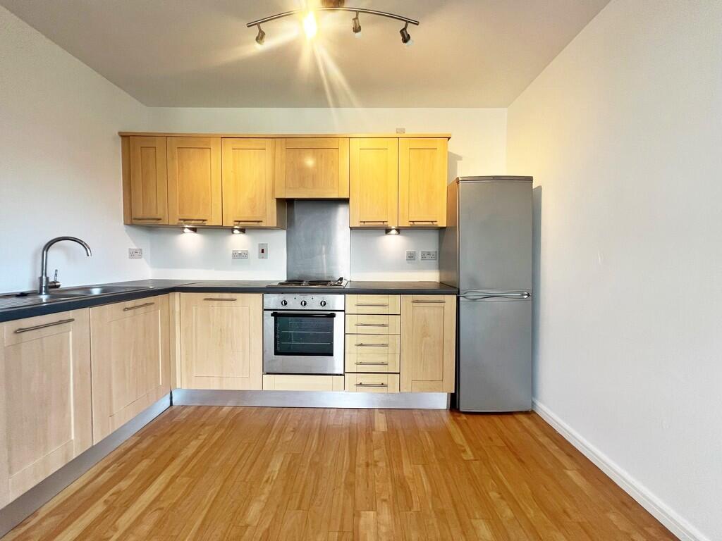 16 Dutton Court 2