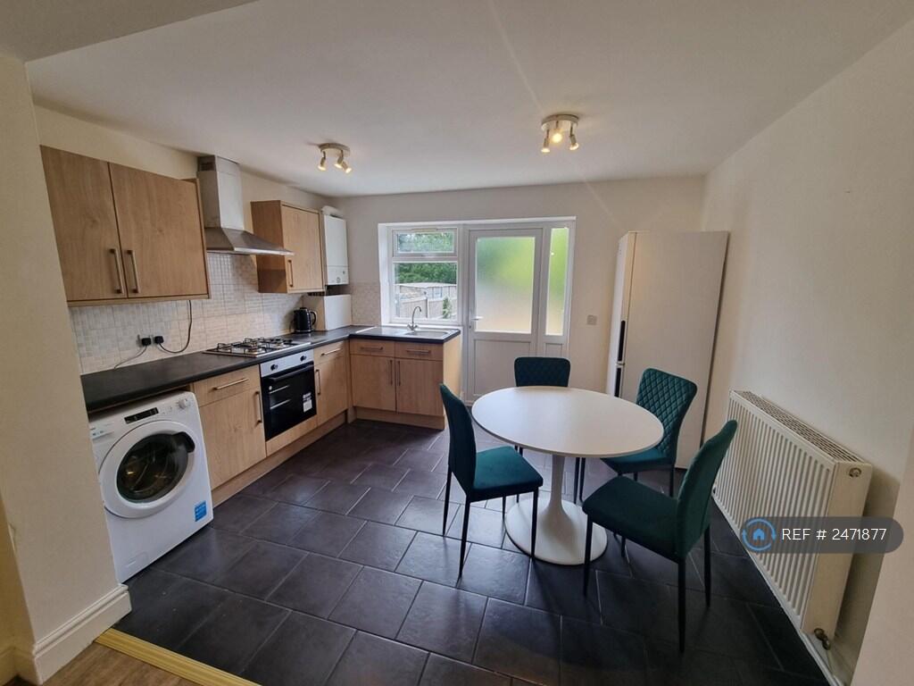 Living Room And Kitchen 