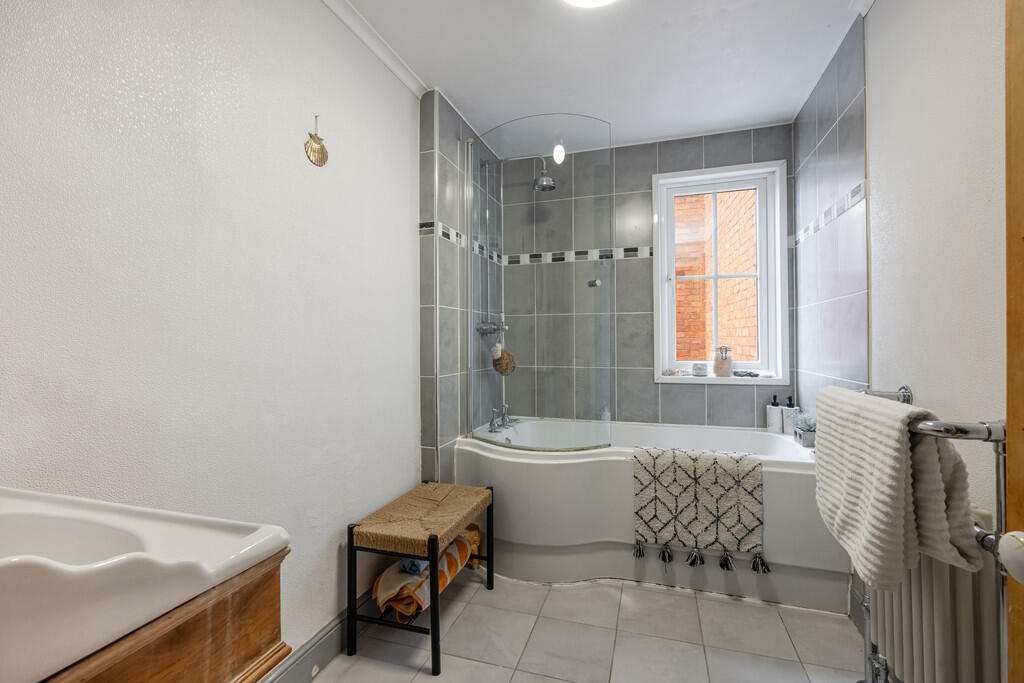 A24 - The Shrubbe...