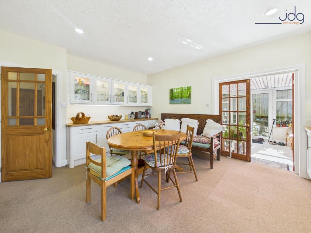 Spacious Kitchen Diner