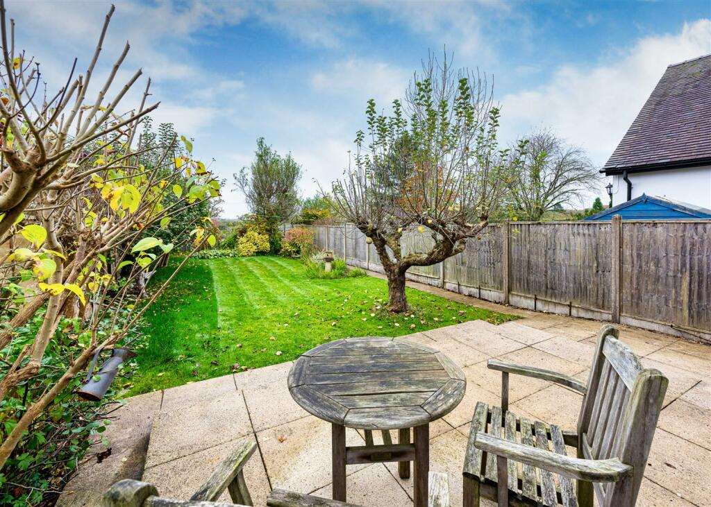 Hilltop-garden2.jpg