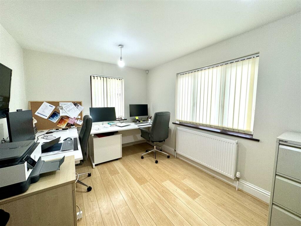 STUDY/ POTENTIAL GROUND FLOOR BEDROOM