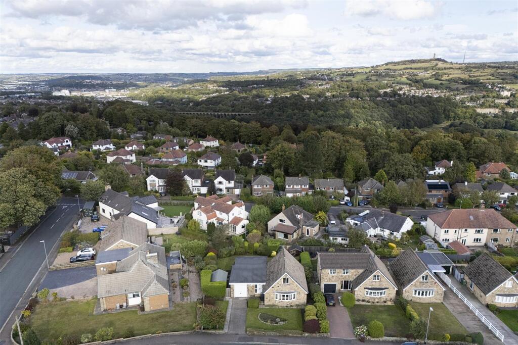 Bramleys Estate Agents - Beagle Avenue - Beaumont 