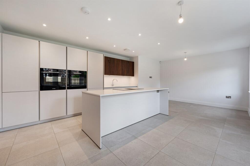 Open plan kitchen/di