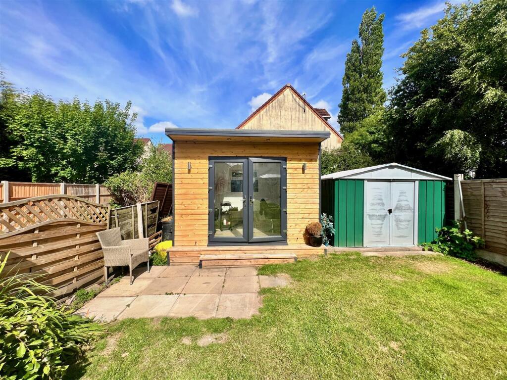 GARDEN ROOM