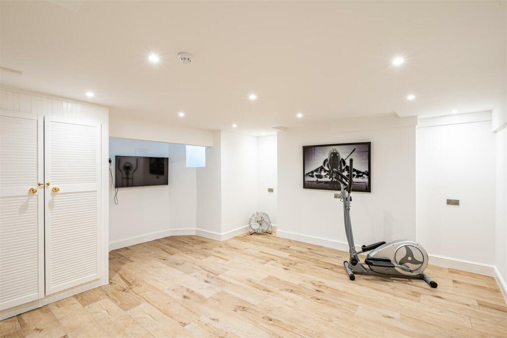 Home Gym / Cinema Room