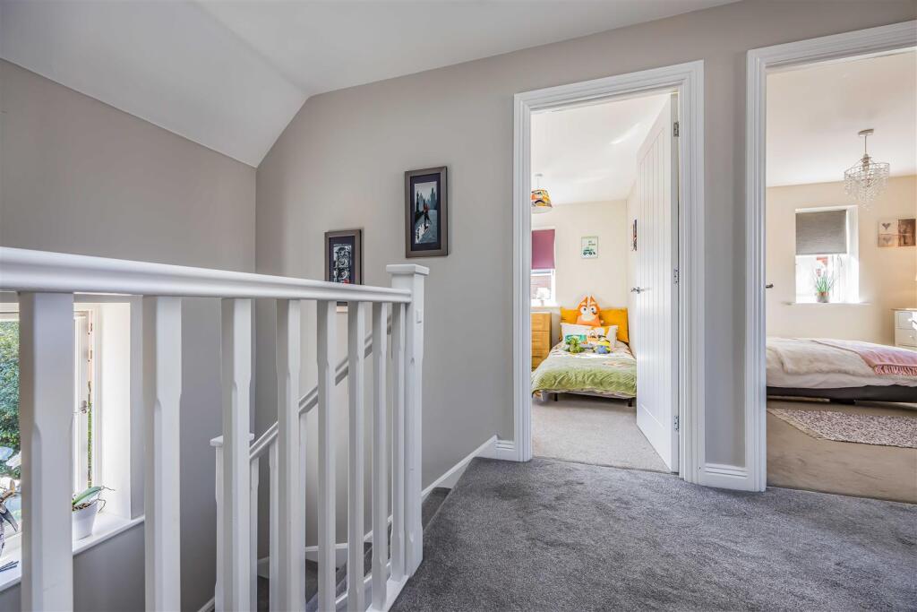 32 Longcroft Way, Havant-Small-PorticoMarketing-Ne