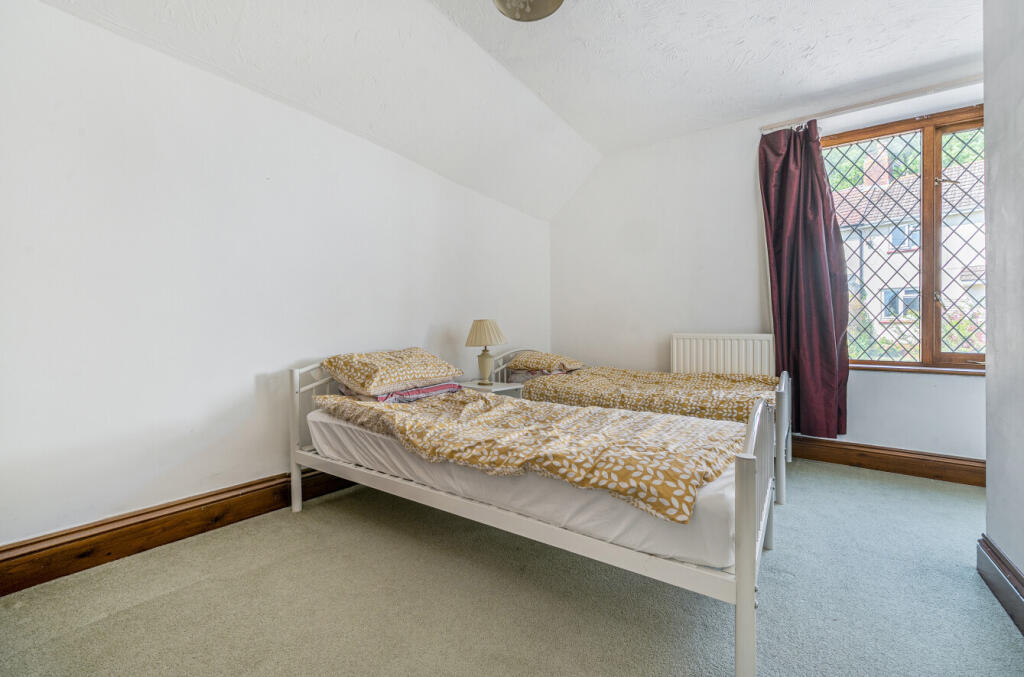 1281793-44-682731...