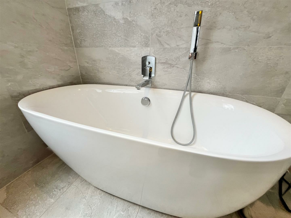 Bathroom Aspect 3
