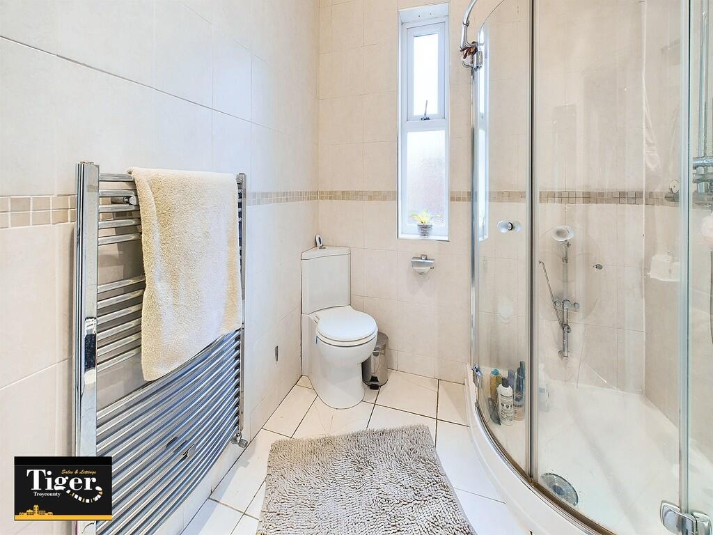 CAM02176G0-PR0447...