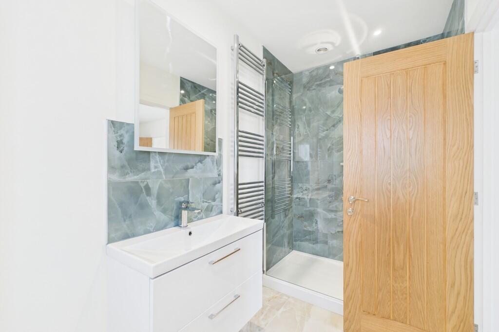 CAM01689G0-PR0460...