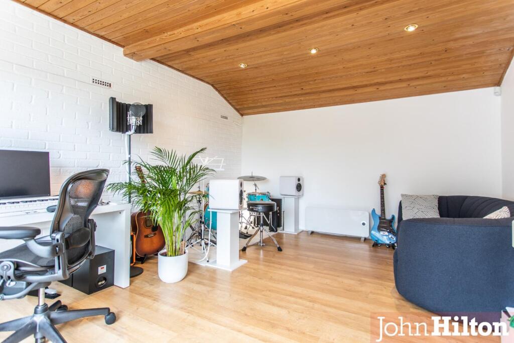 Burnham Close43.jpg