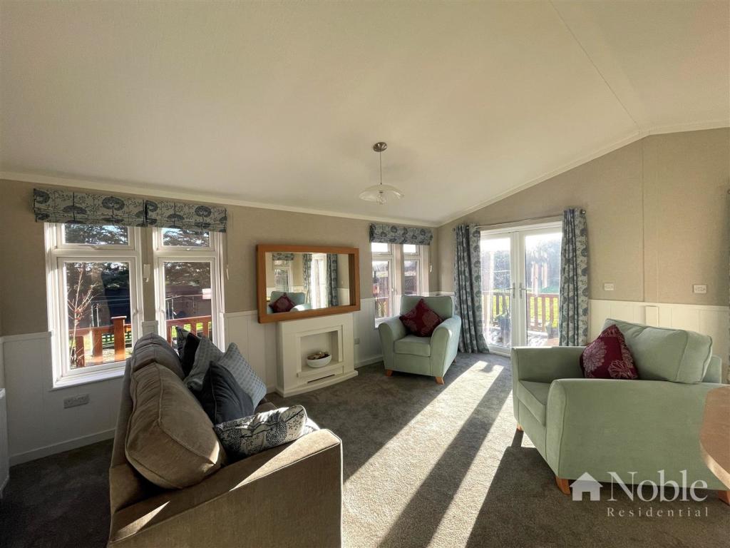 Open Plan Living/Kitchen/Dining Area