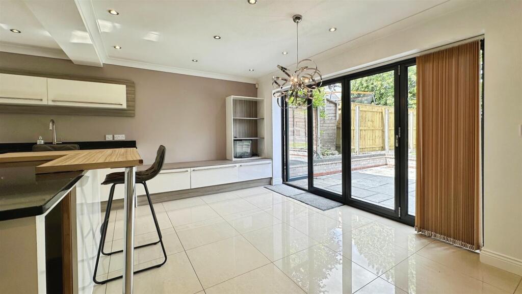 b9797957--429B-8081-151E7E23D2D0-66192-000015641F5