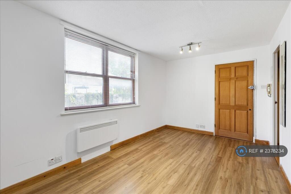 Living/Bedroom
