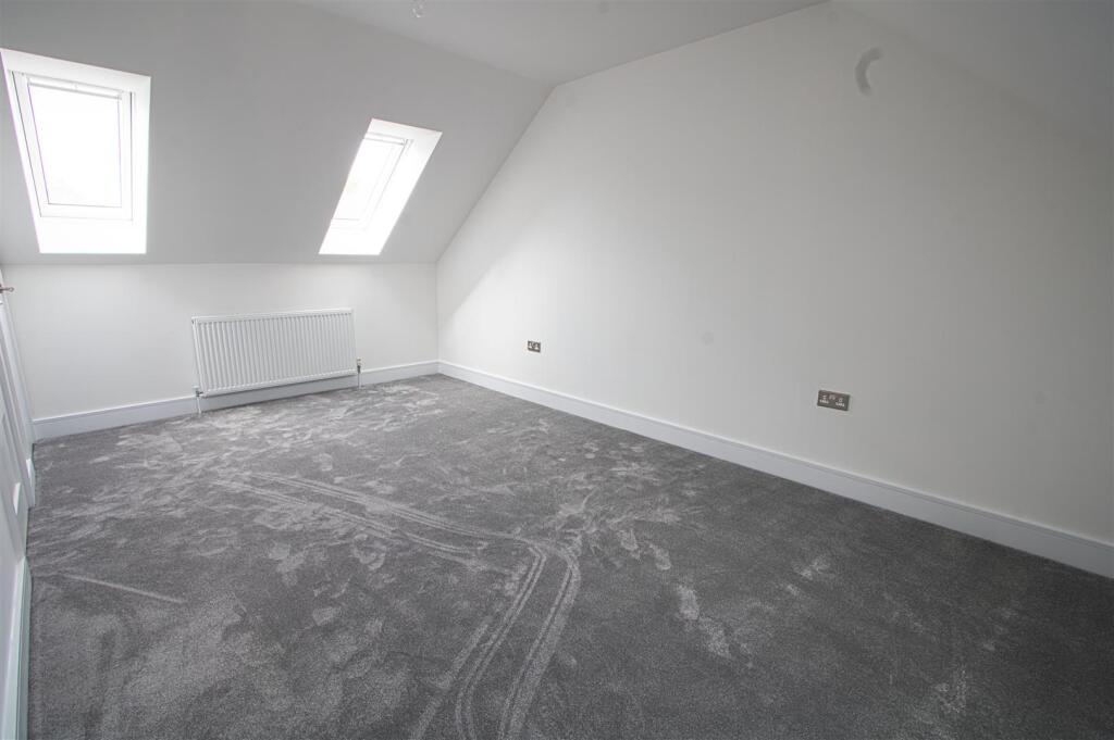 BEDROOM2.jpg