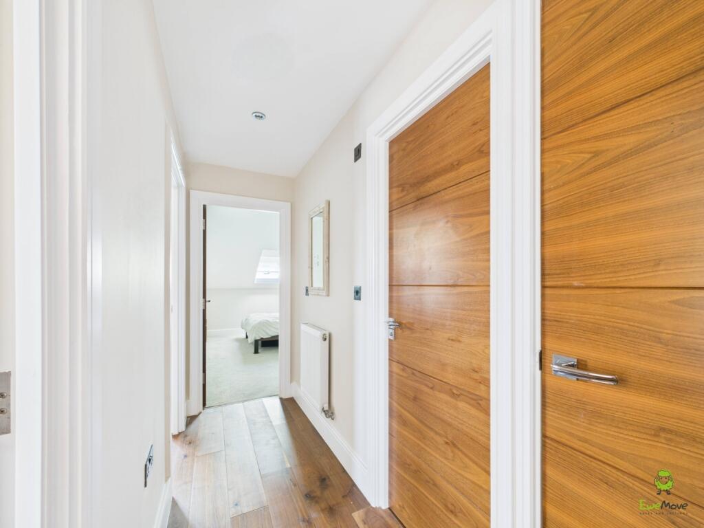 CAM03779G0-PR0291-STILL002