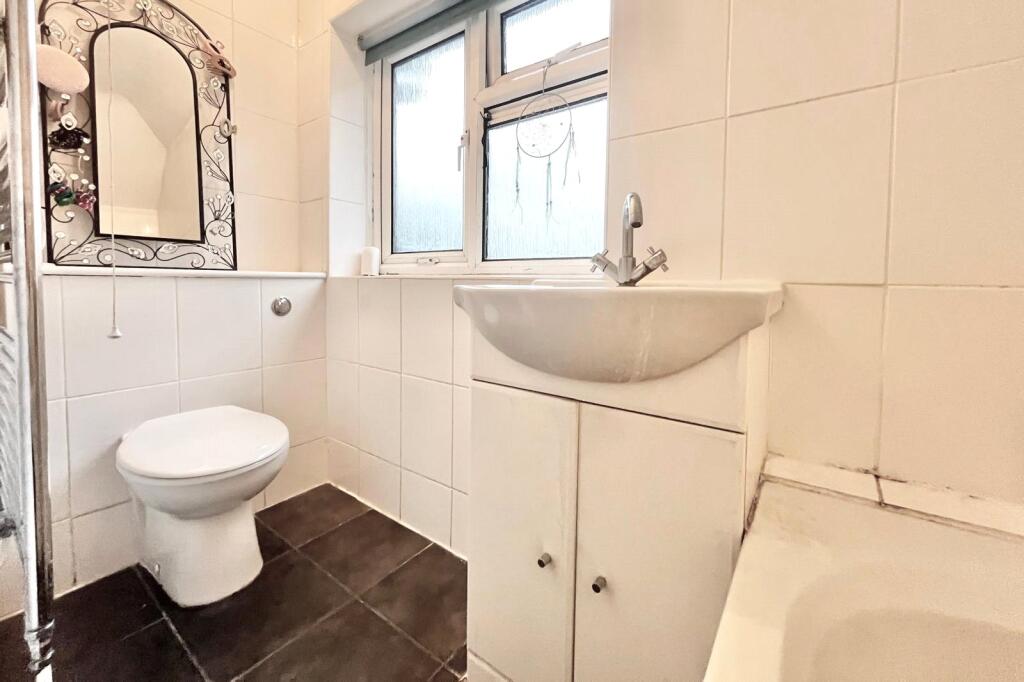 Old Park Close, Farnham, Surrey, GU9