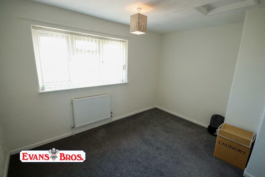 REAR DOUBLE BEDROOM 2