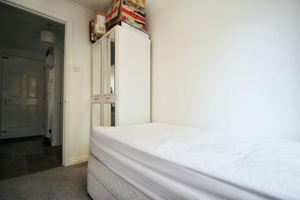 1f3edaa3-bedroom ...