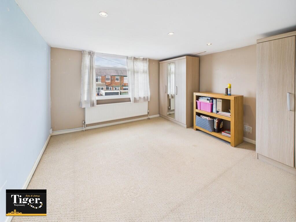 CAM02176G0-PR0662...