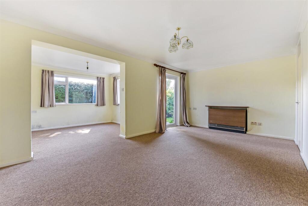 Sitting/Dining Room