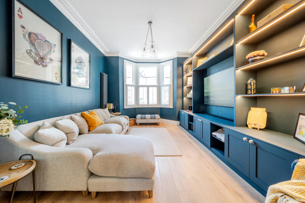 1306368-10-685002...