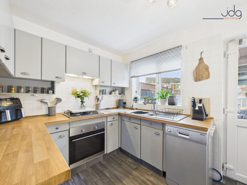 Kitchen with Breakfast Bar