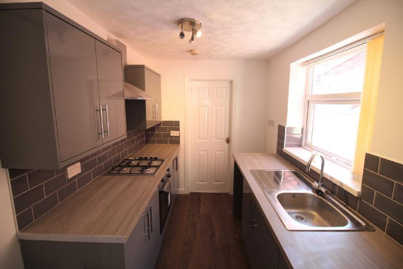 Kitchen (b)