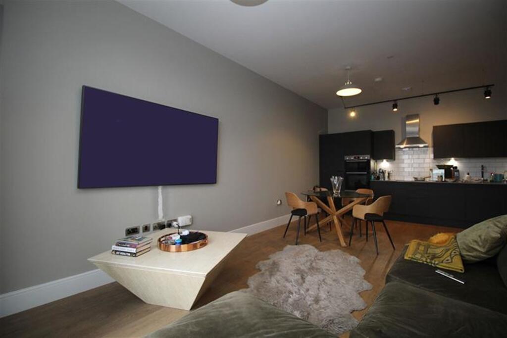 Lounge / Kitchen