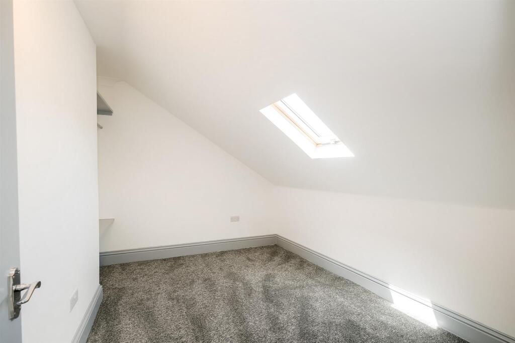 78-80 Spruce Hills Flat 5-11_web.jpg