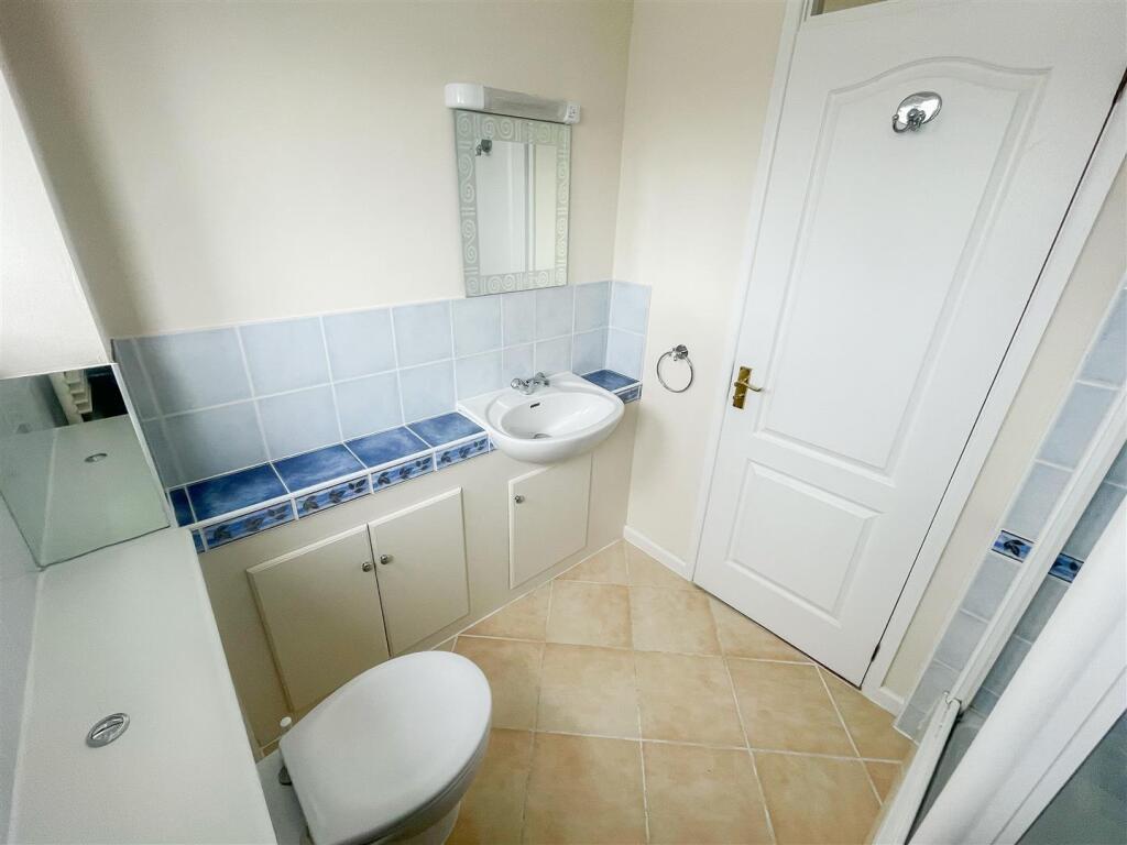 SHOWER ROOM