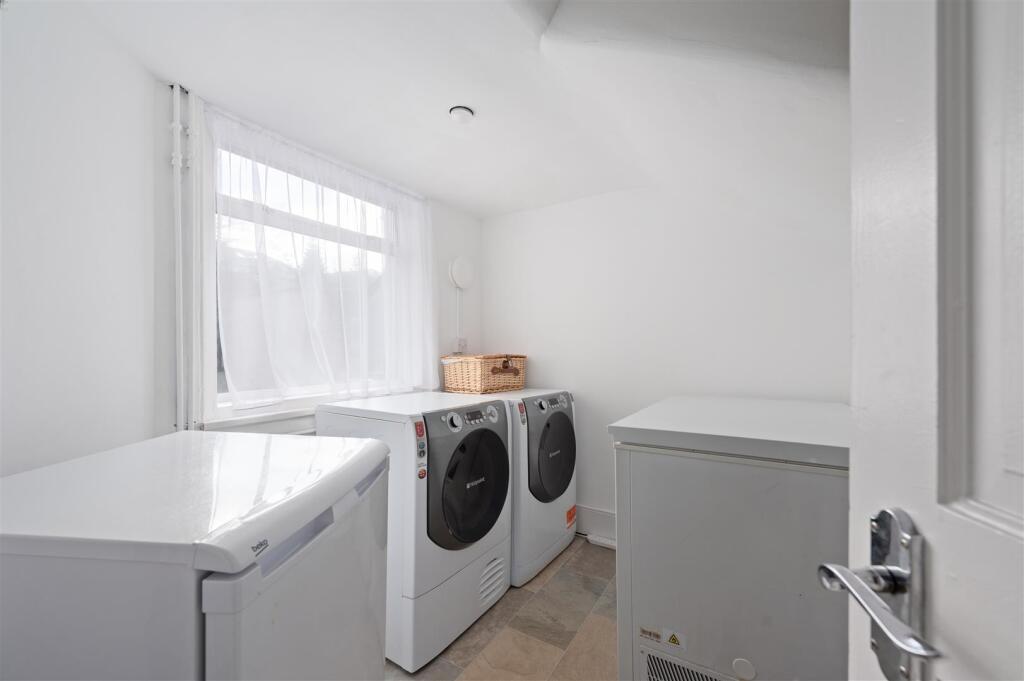 35 Halbeath Road 013.JPG