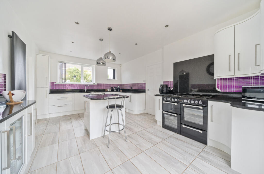 1342299-11-68a593...