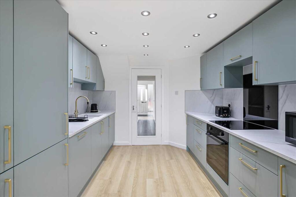 Kitchen (2)