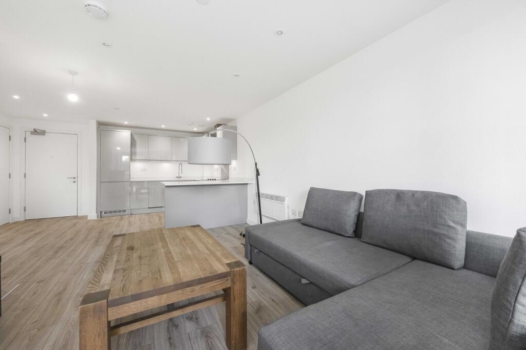 Flat 103 1A Hillreach -012