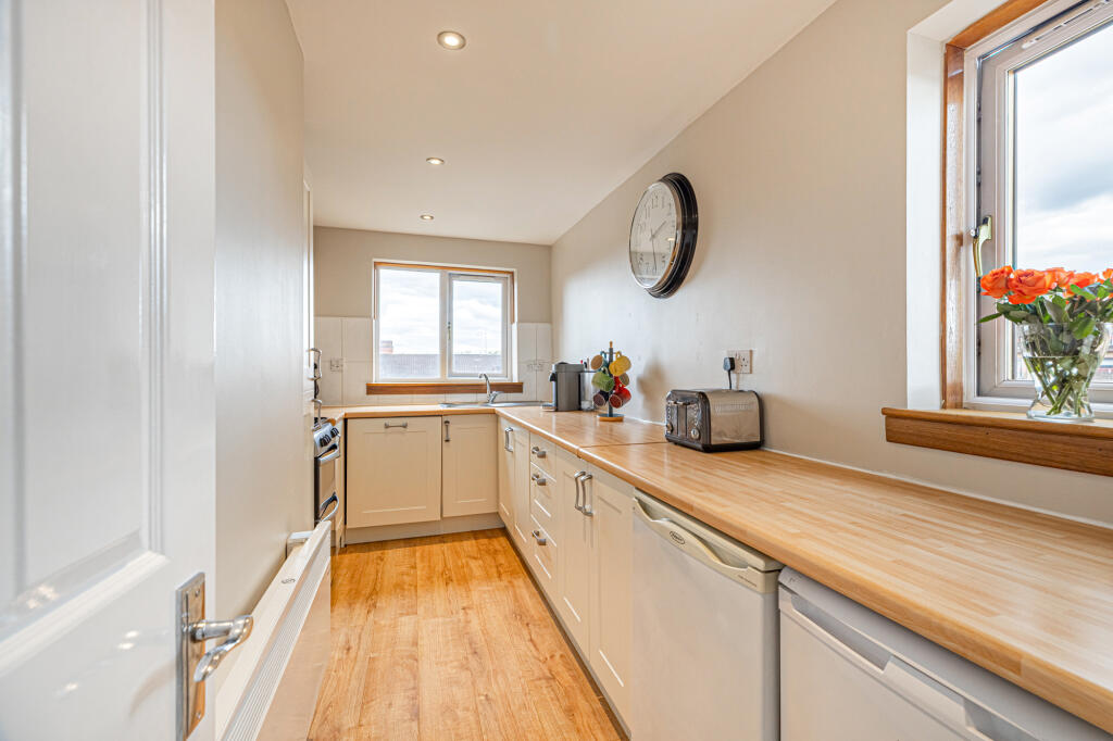 9_2025_4_23T14_04_41Flat 13, 10 Riverview Gardens,